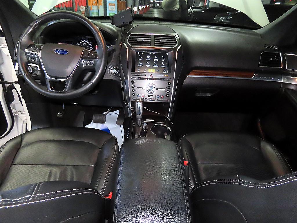 Ford Explorer - Vista 10