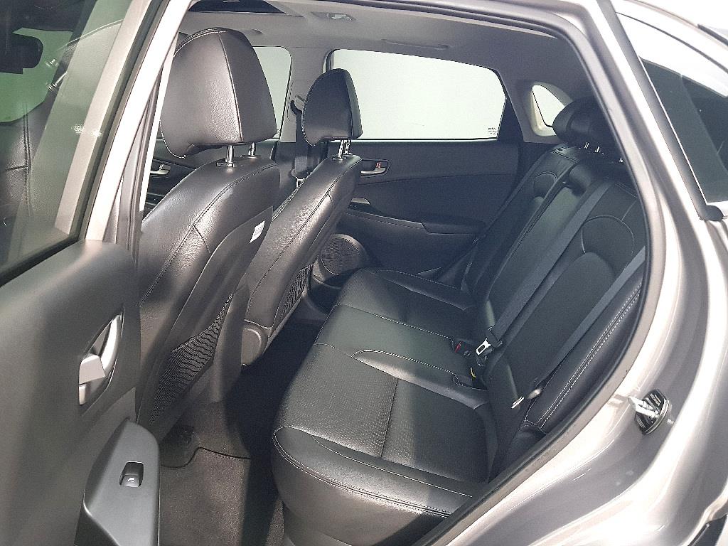 HYUNDAI Kona - Vista 9
