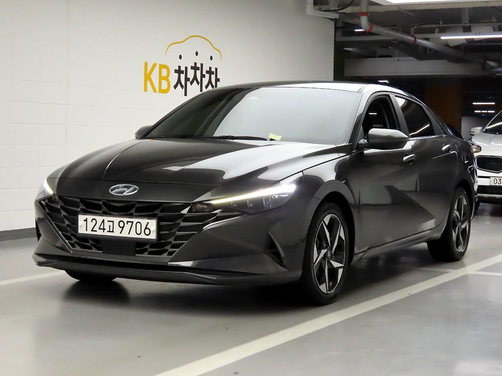 HYUNDAI Avante - Vista 2