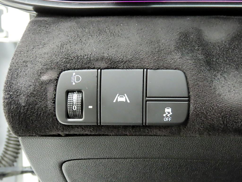 HYUNDAI Avante - Vista 12