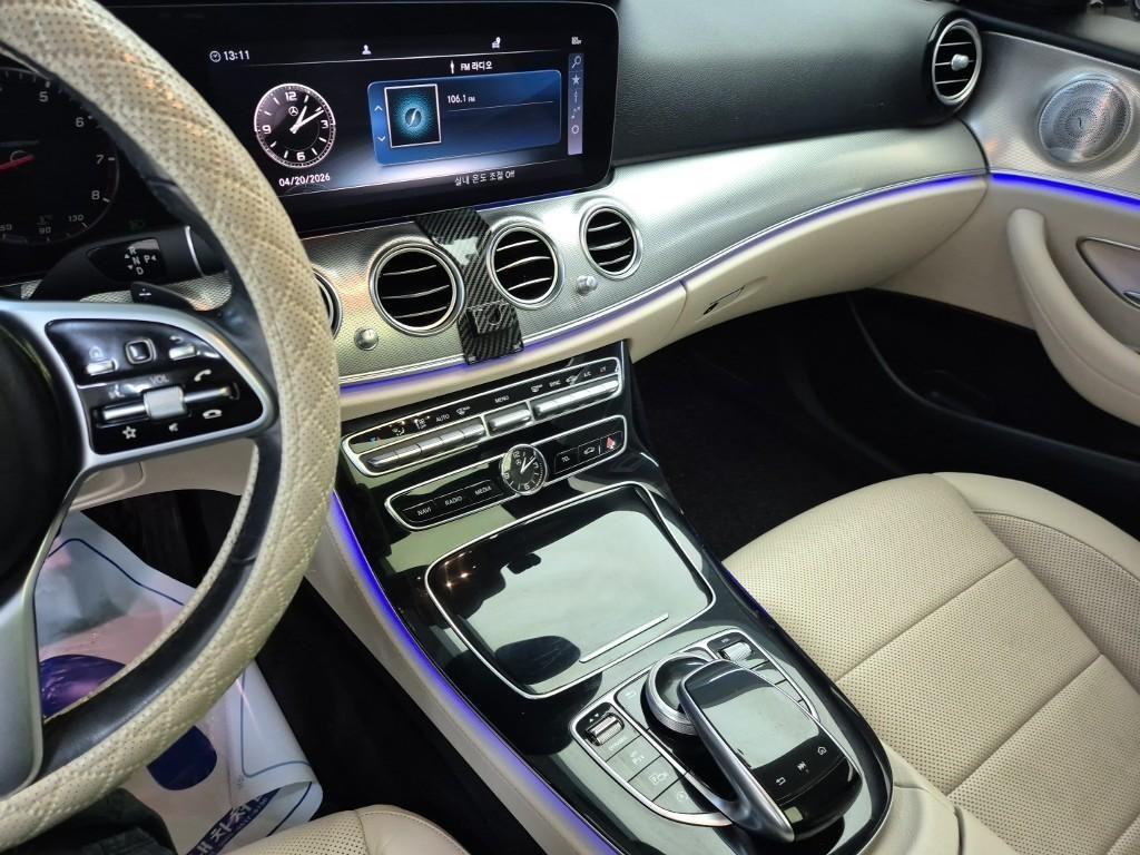 Mercedes Benz E class - Vista 10