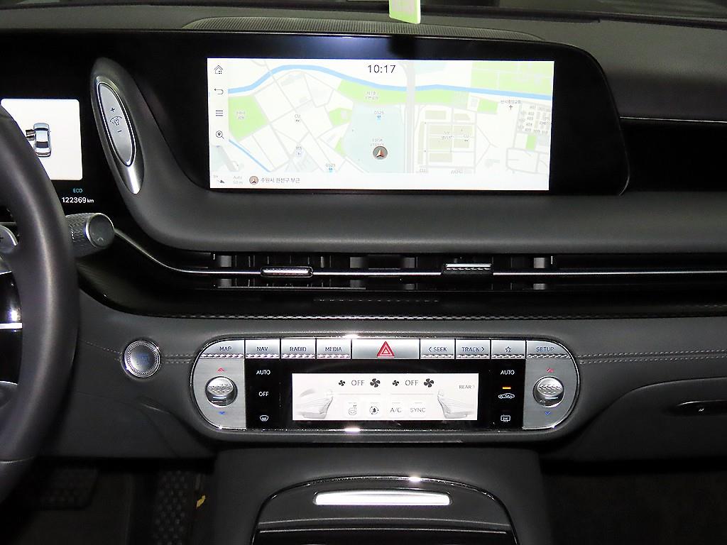 Genesis G90 - Vista 11