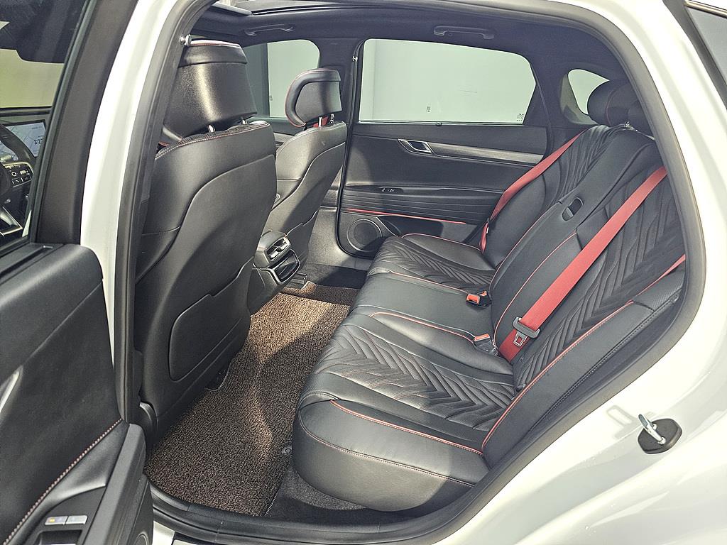 Genesis G80 - Vista 9