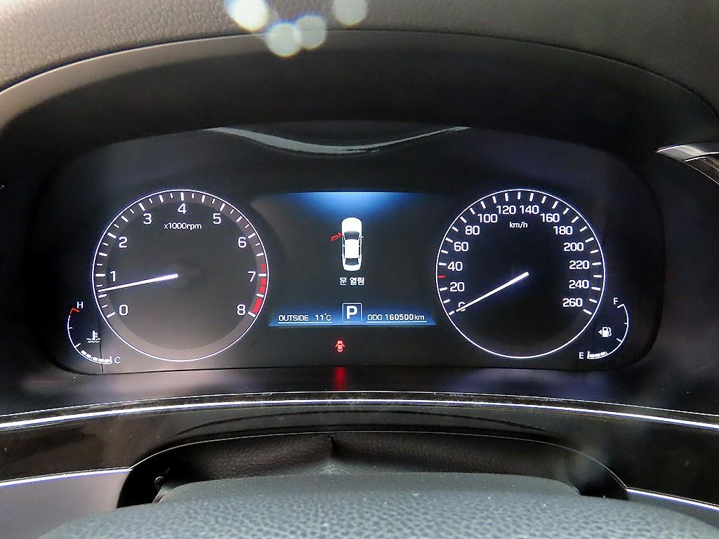HYUNDAI Equus - Vista 9
