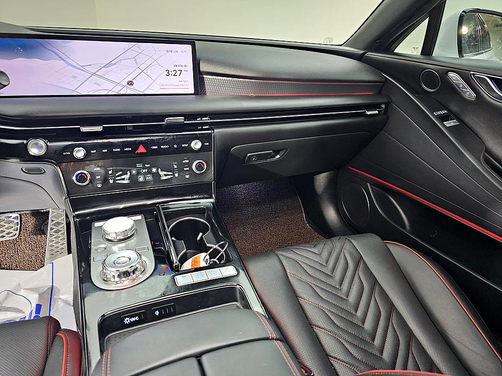 Genesis G80 - Vista 10