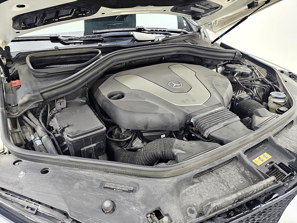 Mercedes Benz GLE Class - Vista 6