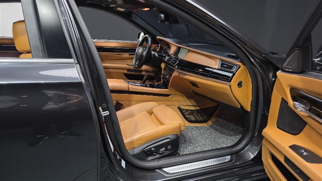 BMW 7 Series - Vista 11