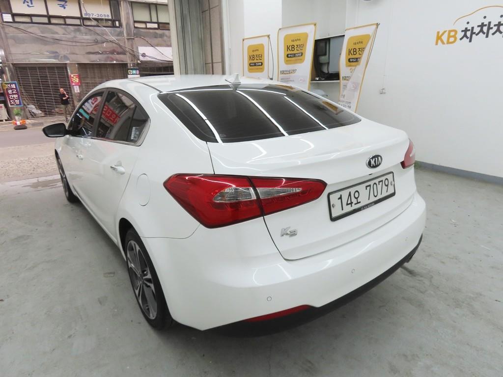 KIA K3 - Vista 4