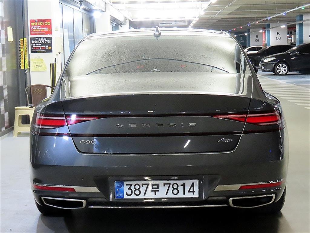 Genesis G90 - Vista 5