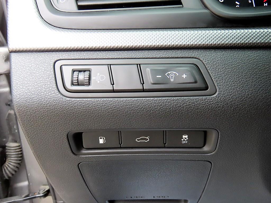 HYUNDAI Sonata - Vista 12