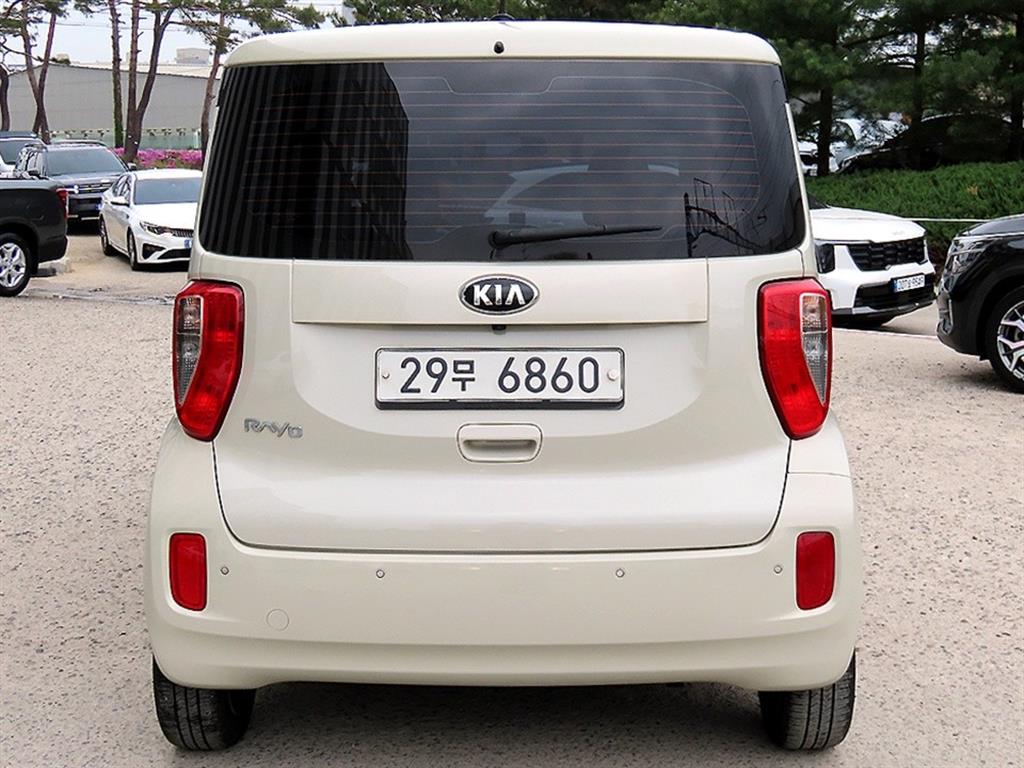 KIA Ray - Vista 4