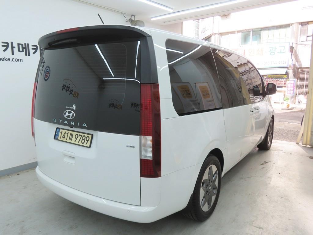 HYUNDAI Staria - Vista 3