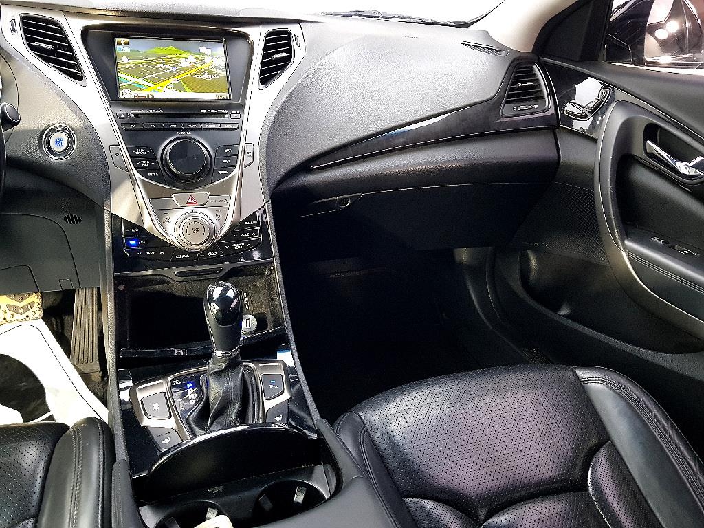 HYUNDAI Grandeur - Vista 10