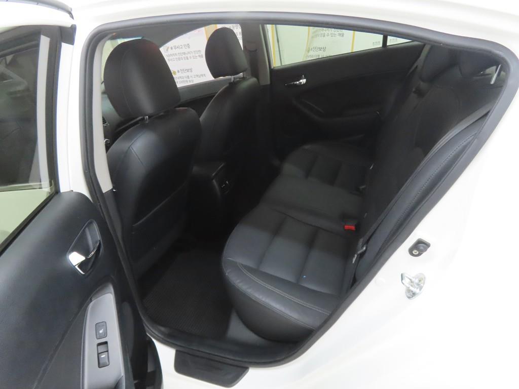 KIA K3 - Vista 6