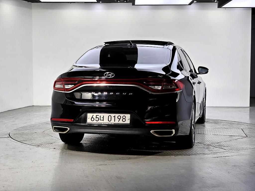 HYUNDAI Grandeur - Vista 3