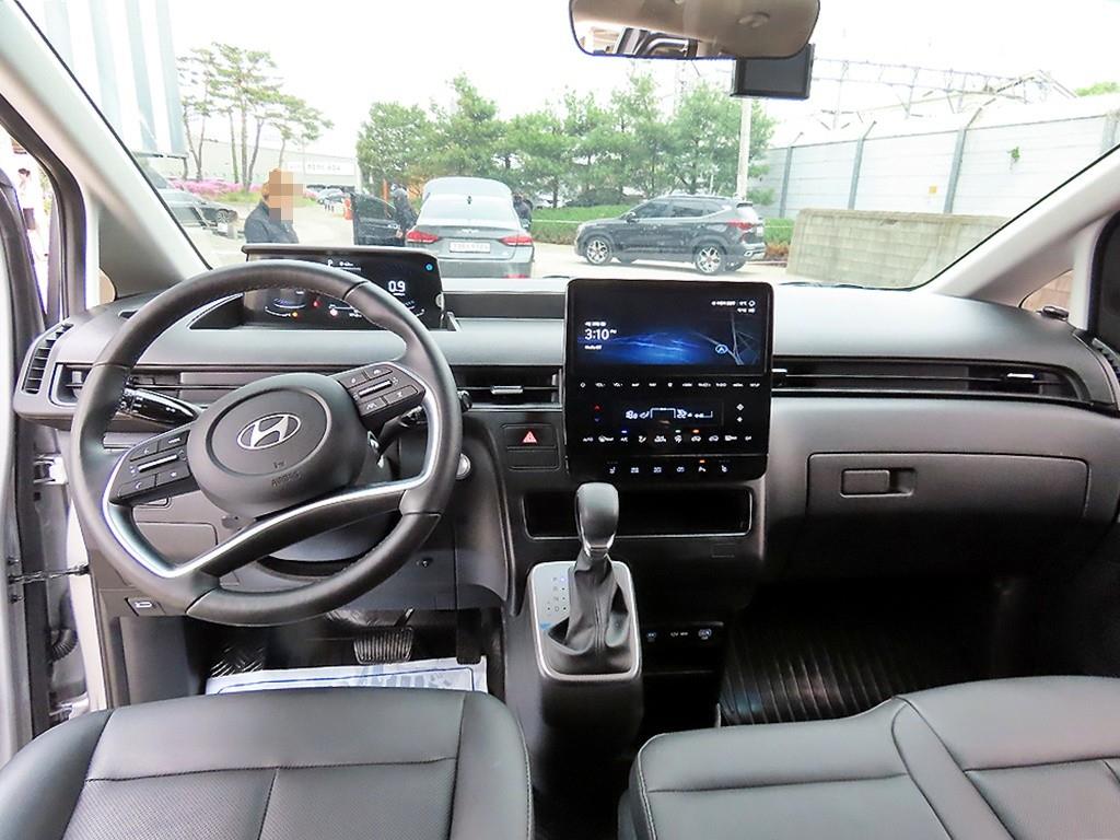 HYUNDAI Staria - Vista 8