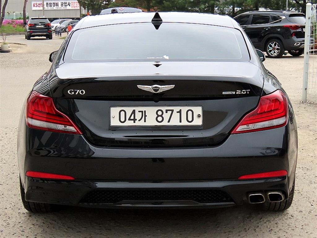 Genesis G70 - Vista 4