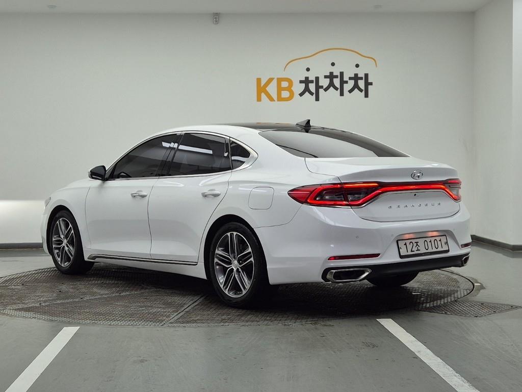 HYUNDAI Grandeur - Vista 3