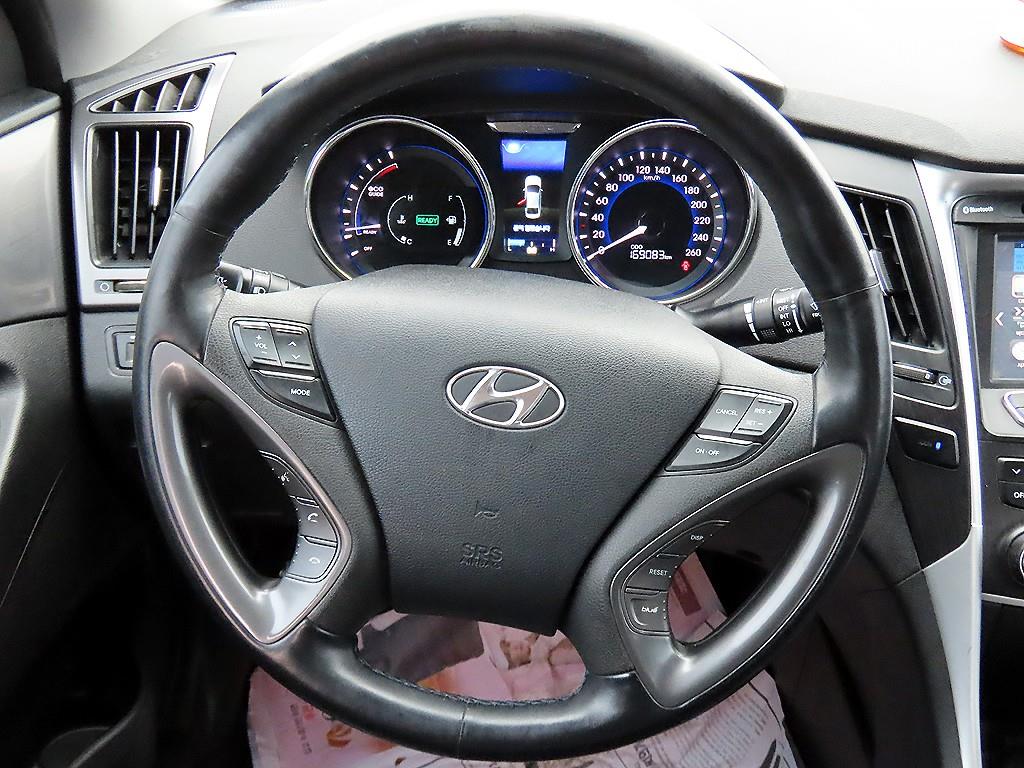 HYUNDAI Sonata - Vista 7