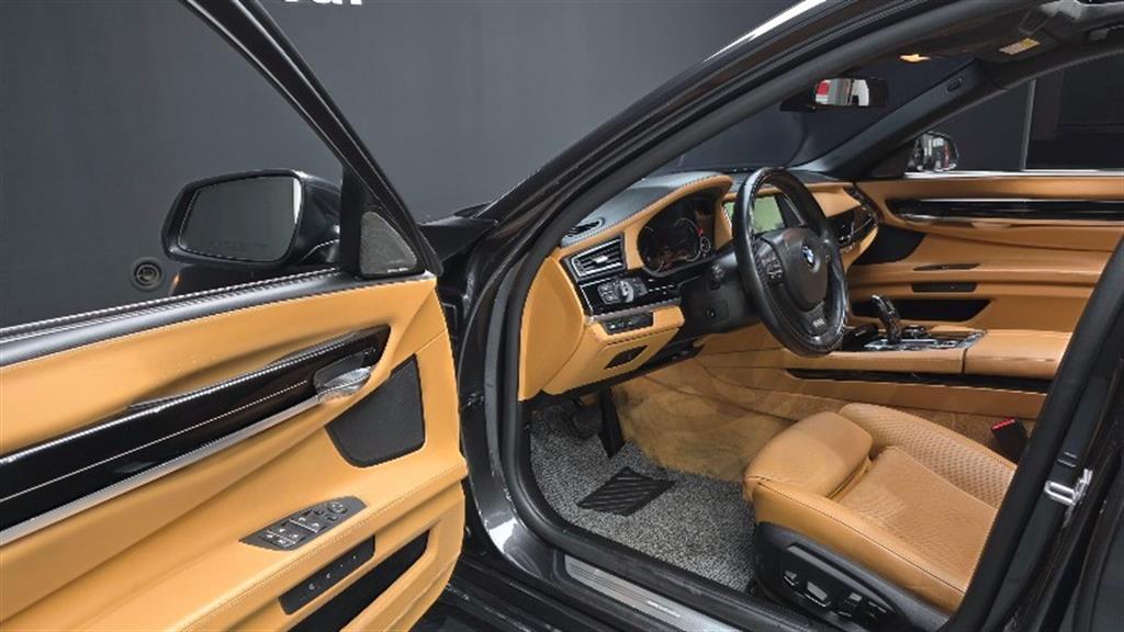 BMW 7 Series - Vista 10