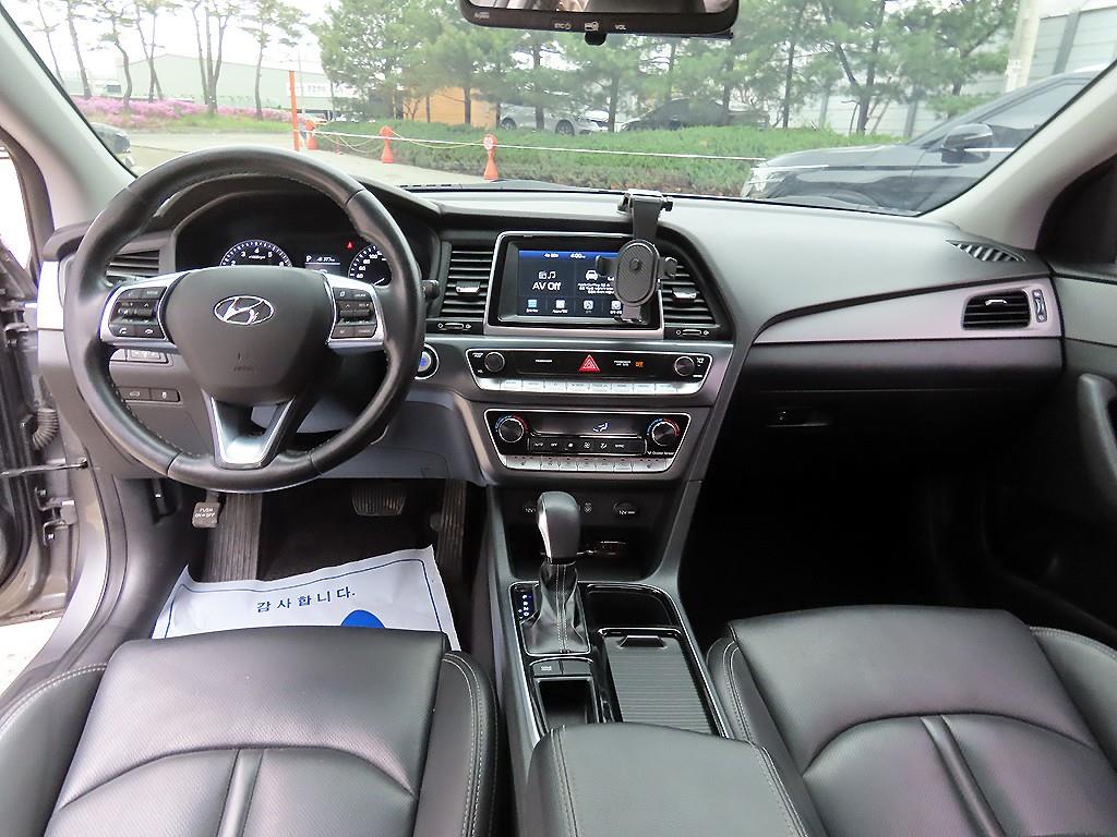 HYUNDAI Sonata - Vista 7