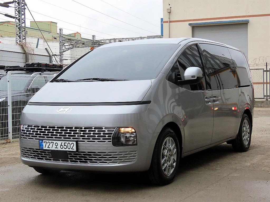 HYUNDAI Staria - Vista 2