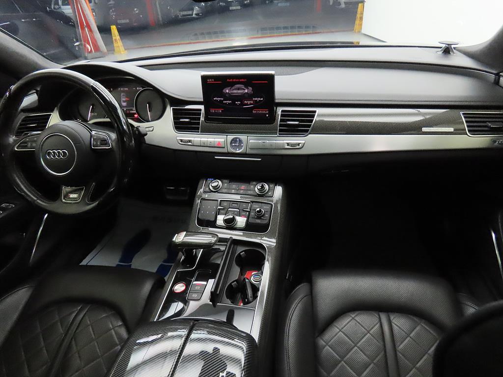 Audi S8 - Vista 5