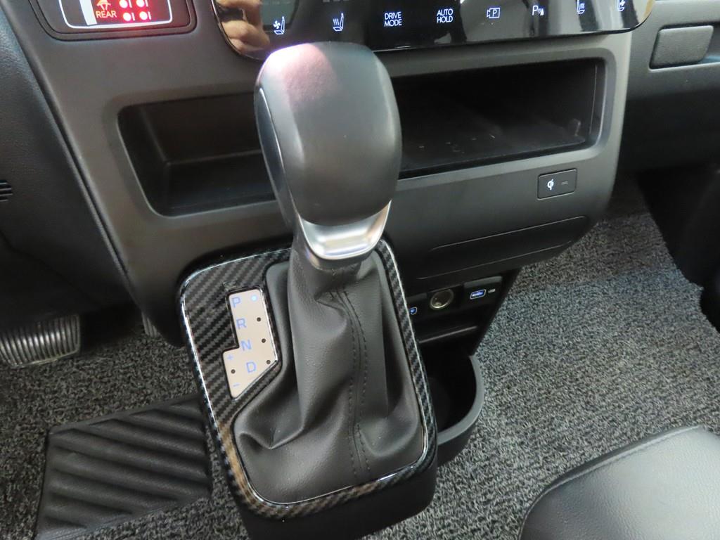 HYUNDAI Staria - Vista 12