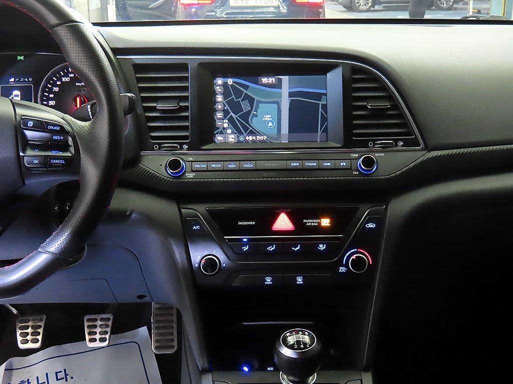 HYUNDAI Avante - Vista 11
