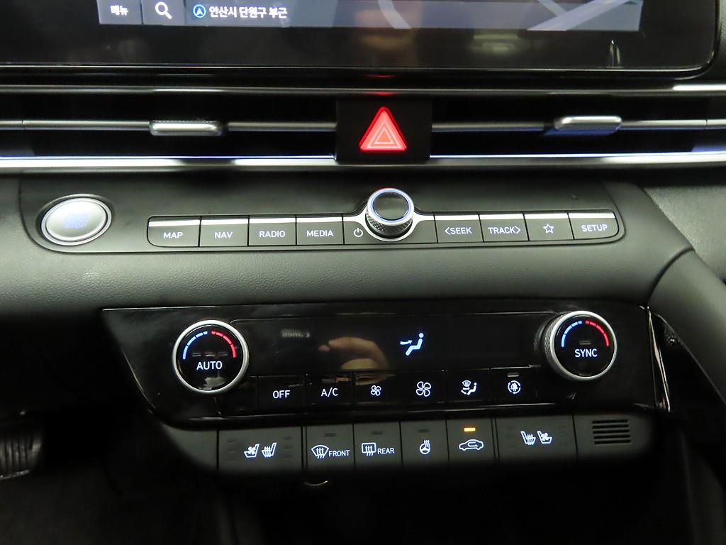 HYUNDAI Avante - Vista 10