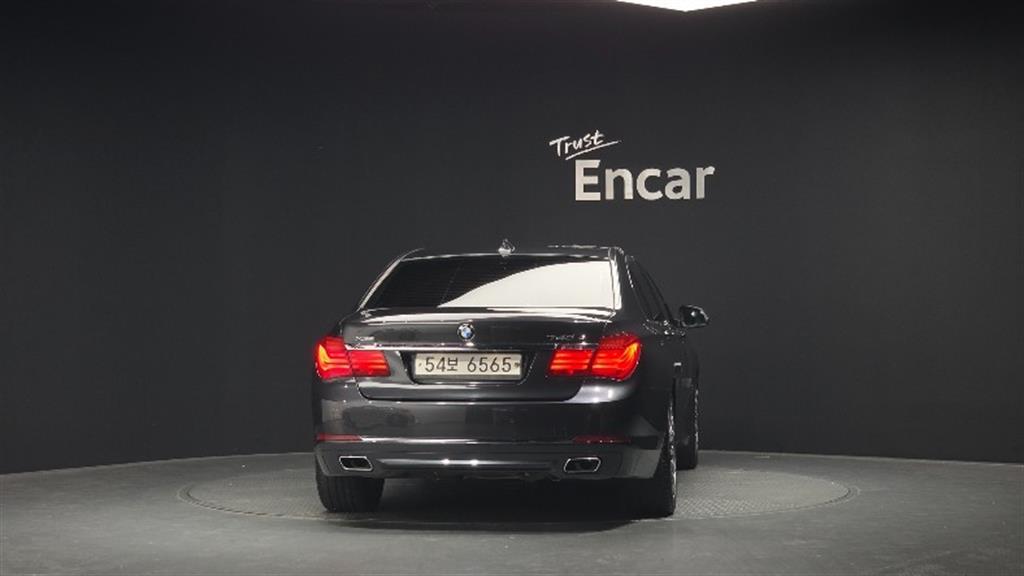 BMW 7 Series - Vista 4
