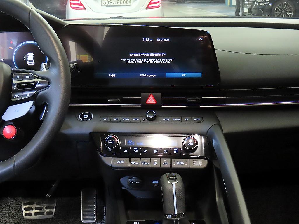 HYUNDAI Avante - Vista 11