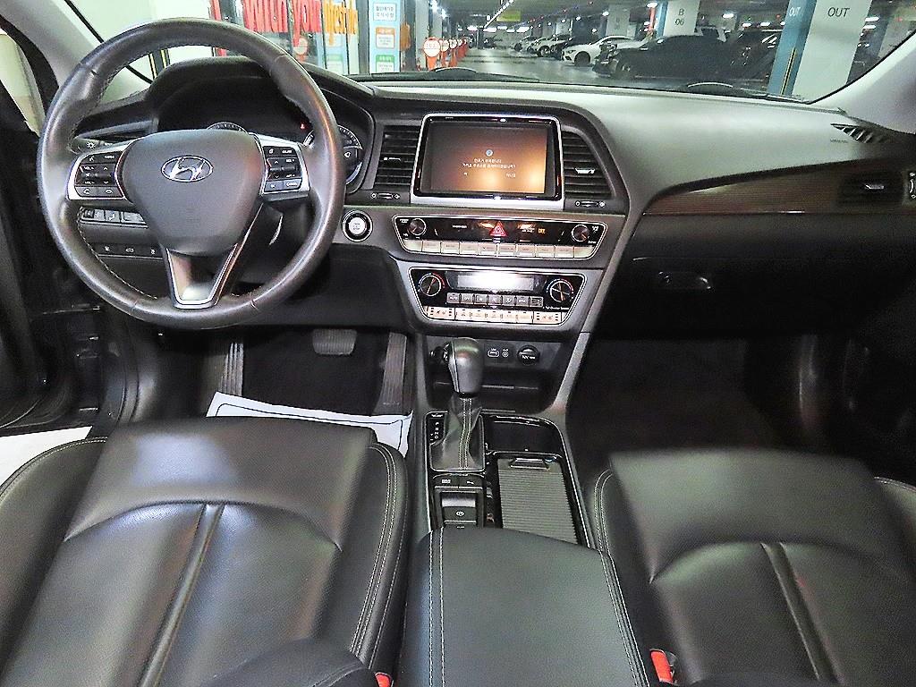 HYUNDAI Sonata - Vista 10