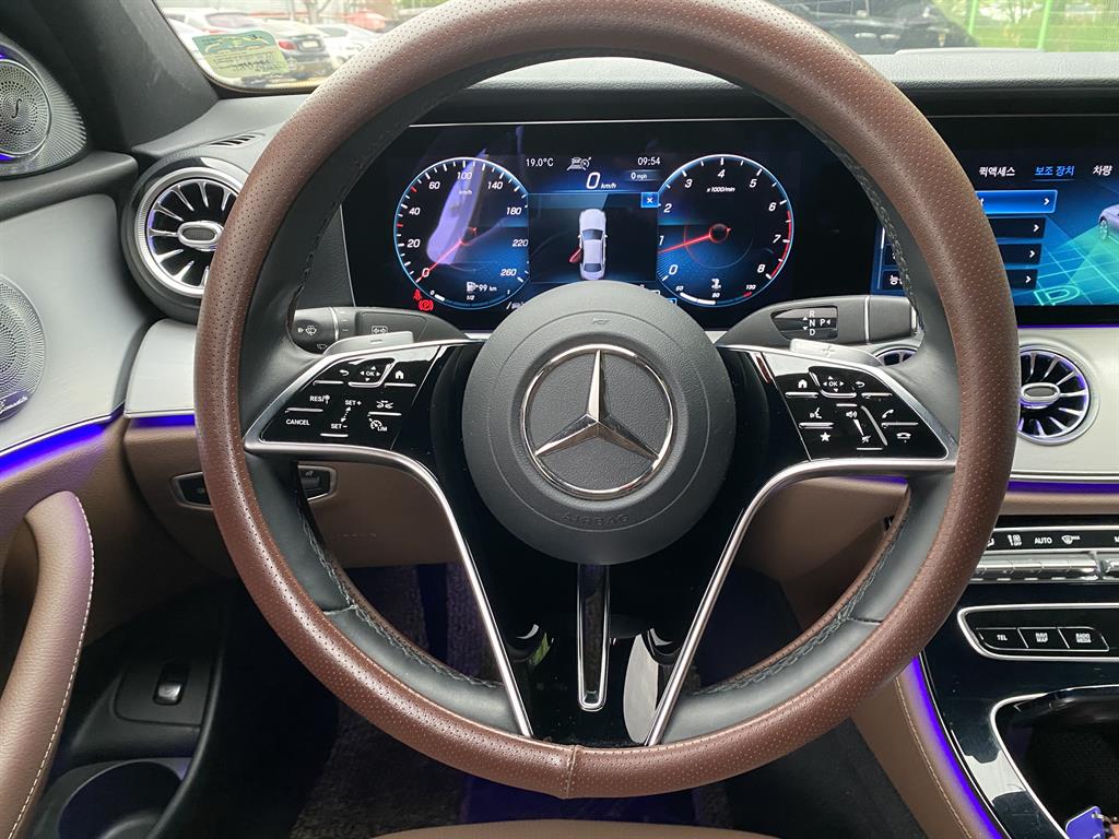 Mercedes Benz E class - Vista 7