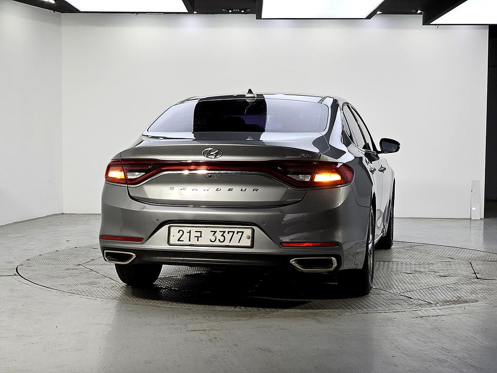 HYUNDAI Grandeur - Vista 3