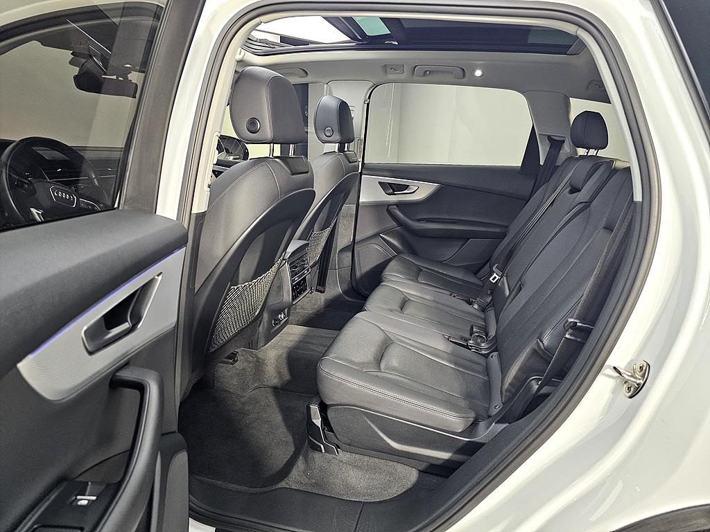 Audi Q7 - Vista 9