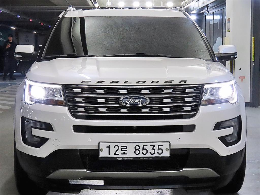 Ford Explorer - Vista 2