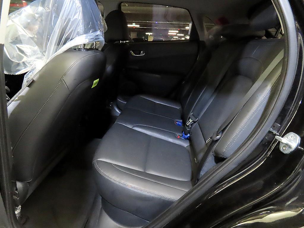 HYUNDAI Kona - Vista 7