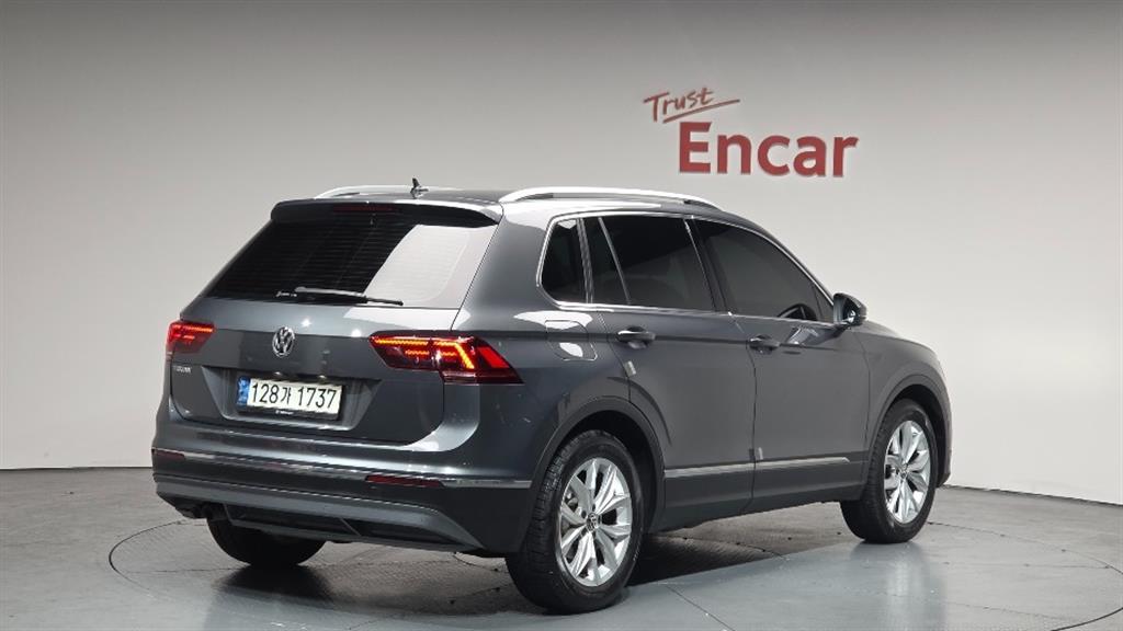 Volkswagen Tiguan - Vista 2