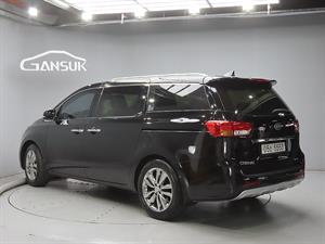 KIA Carnival - Vista 6