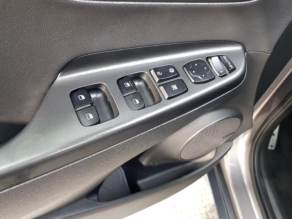 HYUNDAI Kona - Vista 11