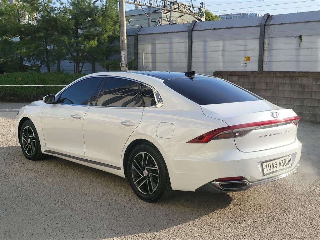 HYUNDAI Grandeur - Vista 3