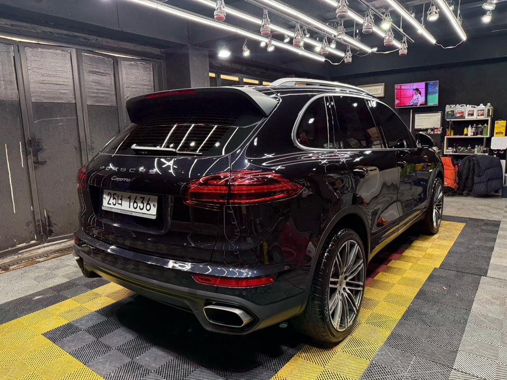 Porsche Cayenne - Vista 4