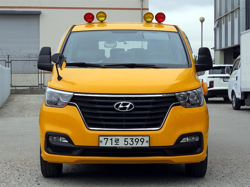 HYUNDAI Starex 2021 Amarillo - Importación desde Corea - HF Imports Iquique - Foto 1