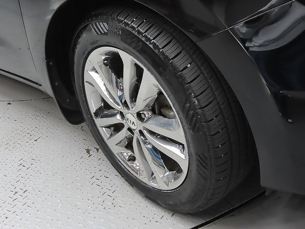 KIA Carnival - Vista 9