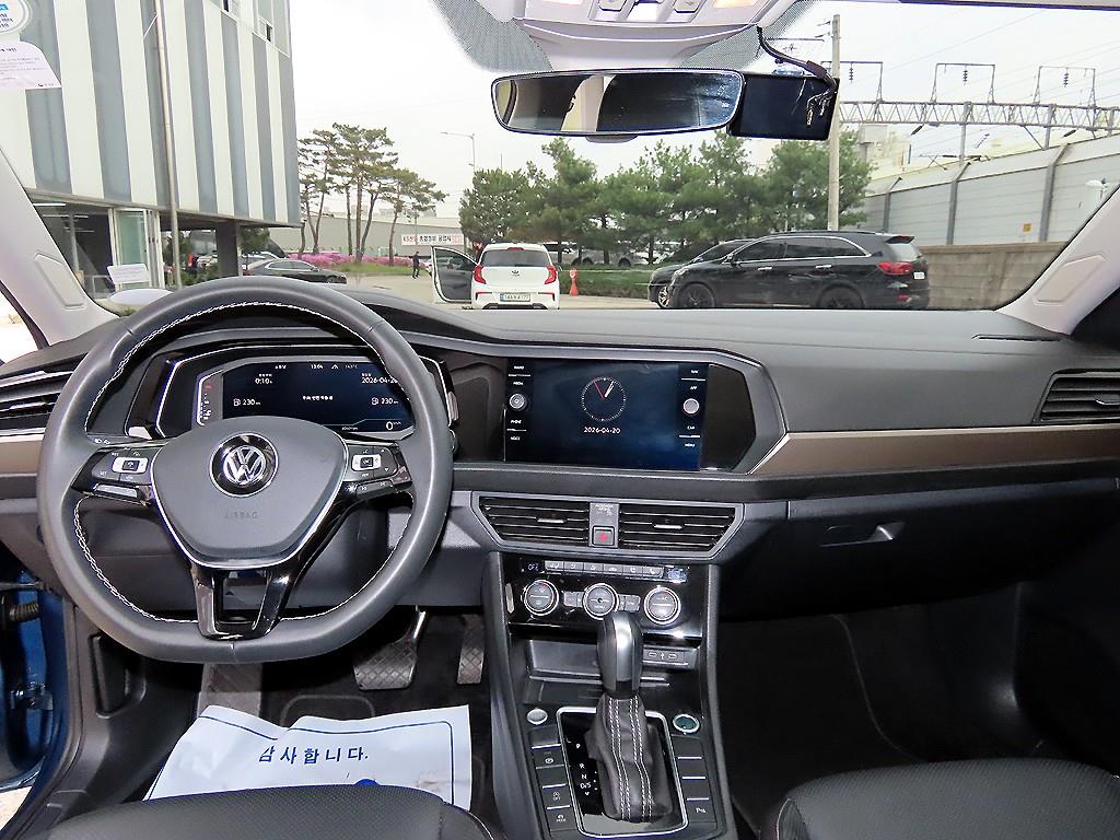 Volkswagen Jetta - Vista 7
