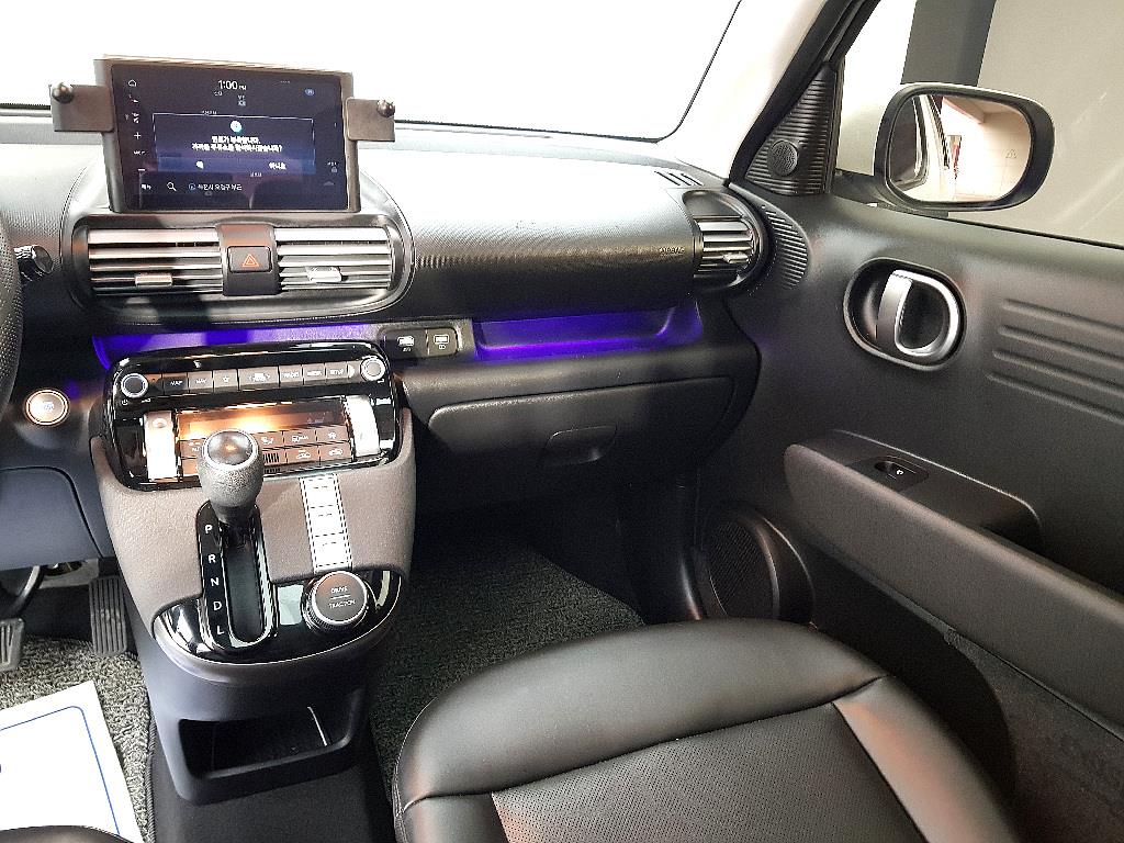 HYUNDAI Casper - Vista 10
