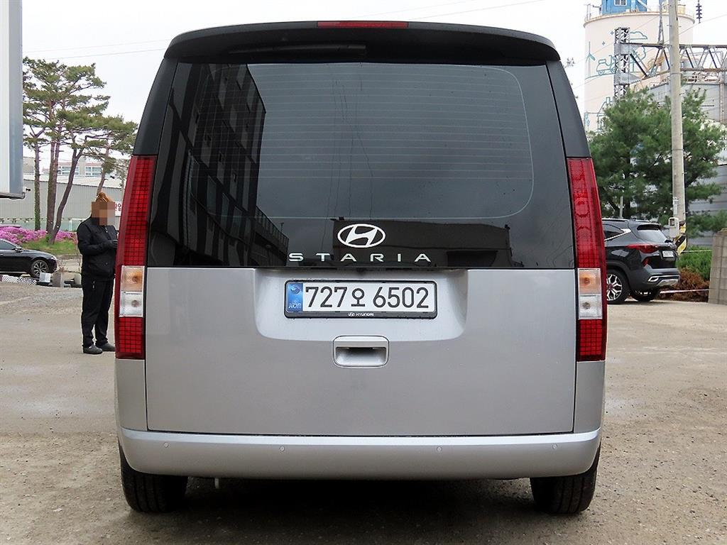 HYUNDAI Staria - Vista 4