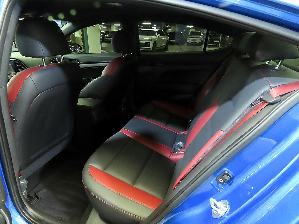 HYUNDAI Avante - Vista 7