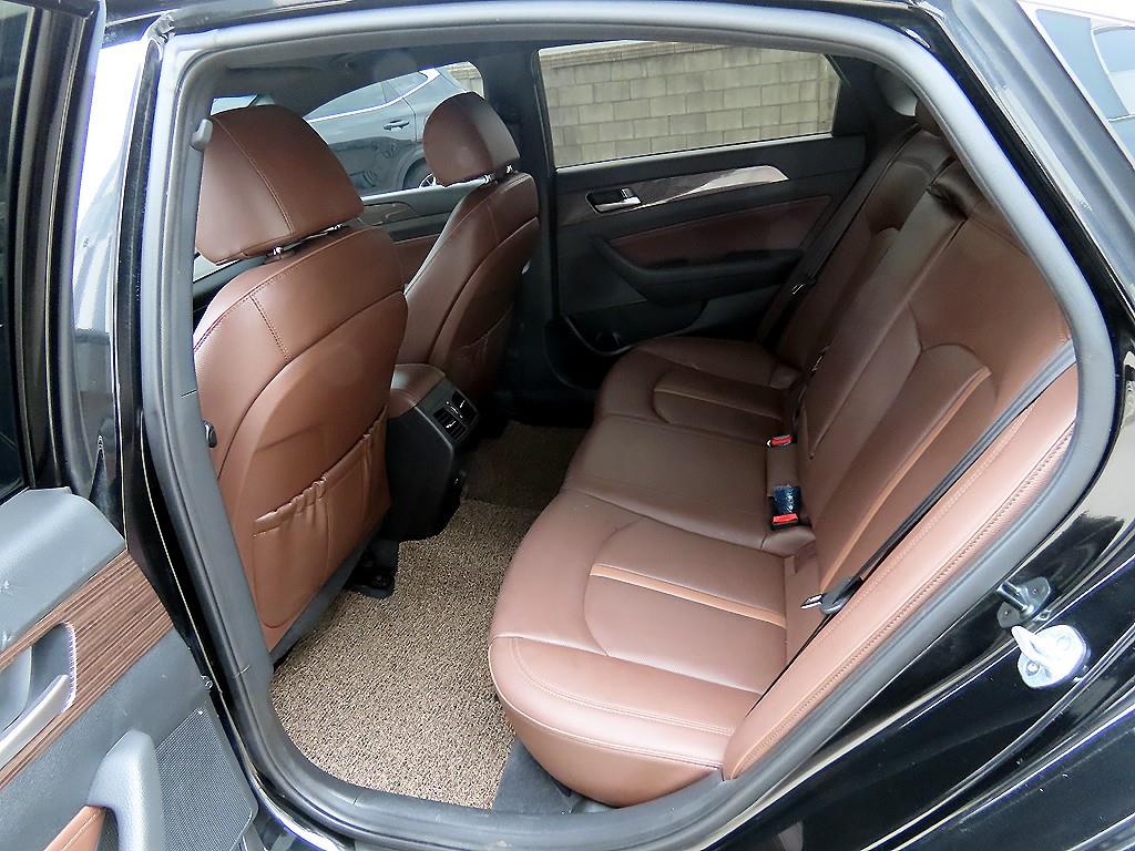 HYUNDAI Sonata - Vista 6